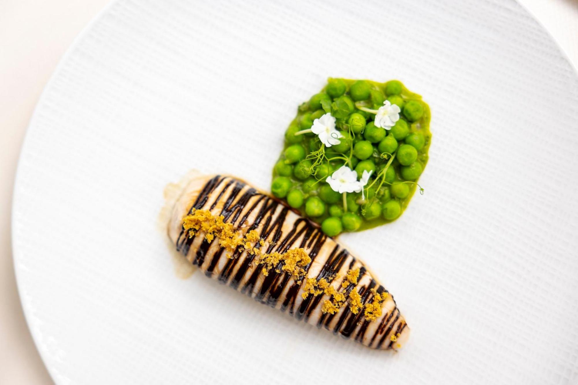 布里克特瑞酒店 维奈 外观 照片 A dish by Chef Grant Achatz