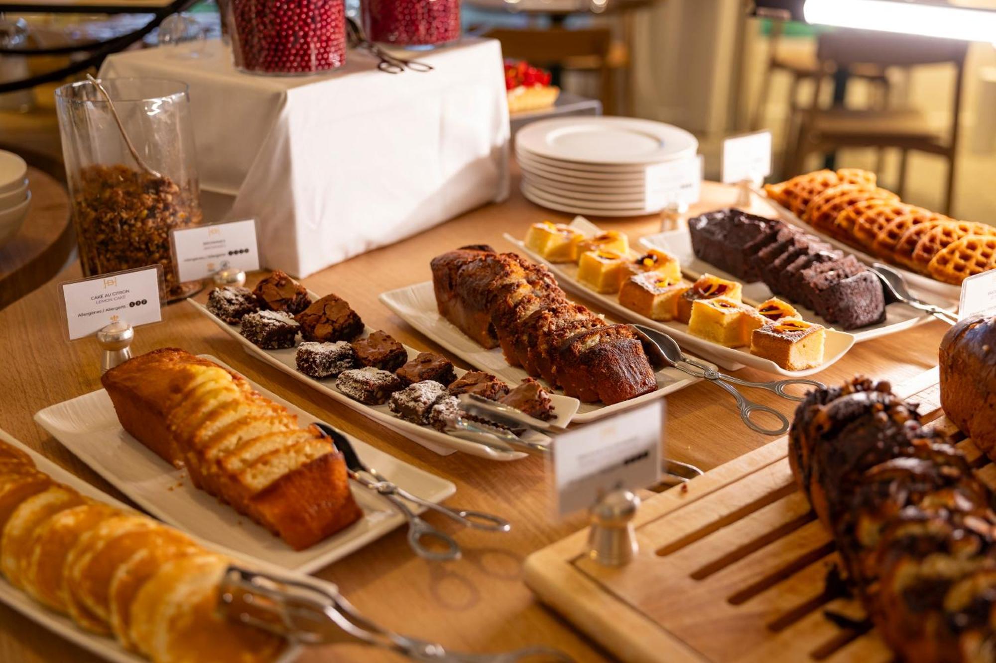 布里克特瑞酒店 维奈 外观 照片 A selection of cakes