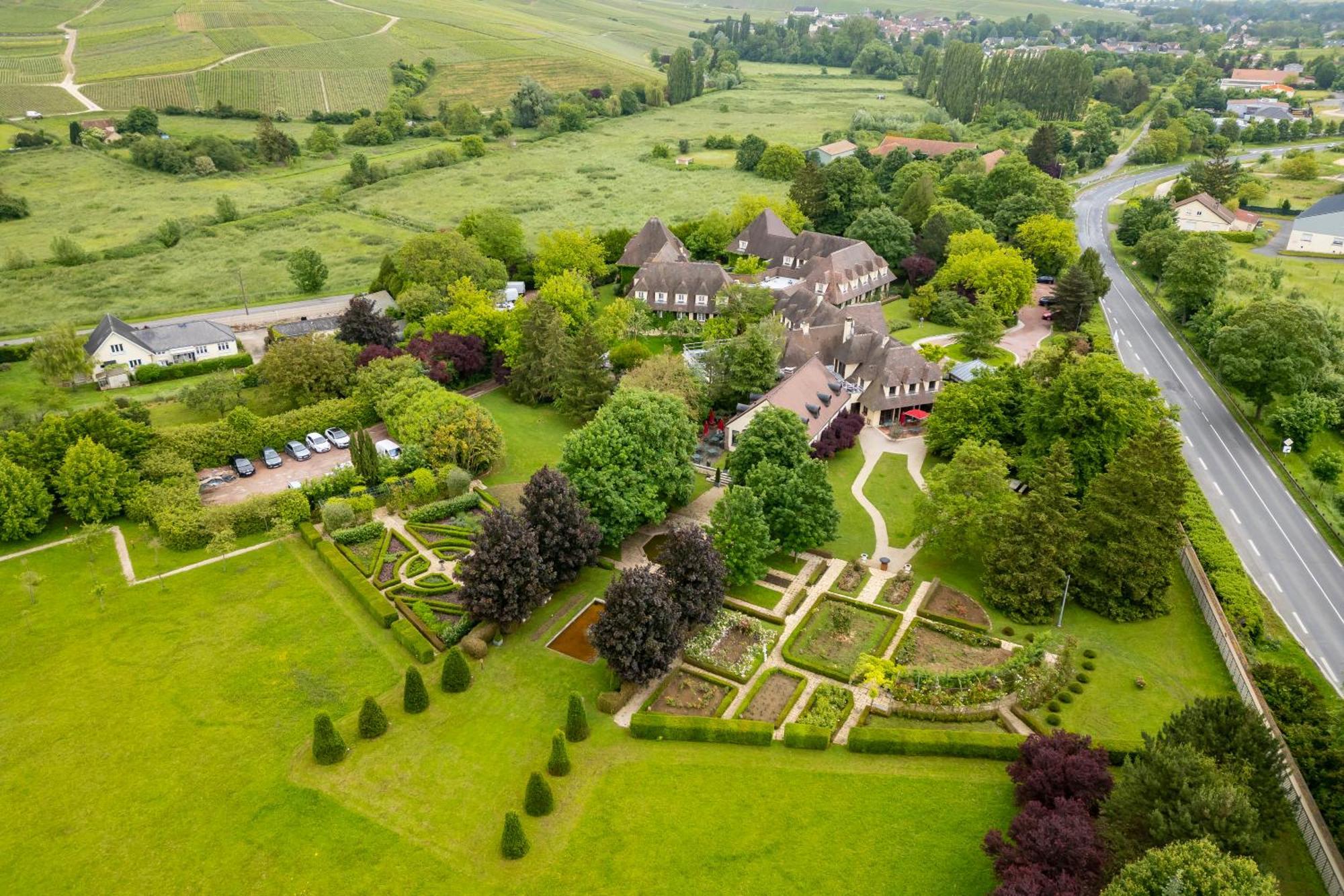 布里克特瑞酒店 维奈 外观 照片 Aerial view of the gardens