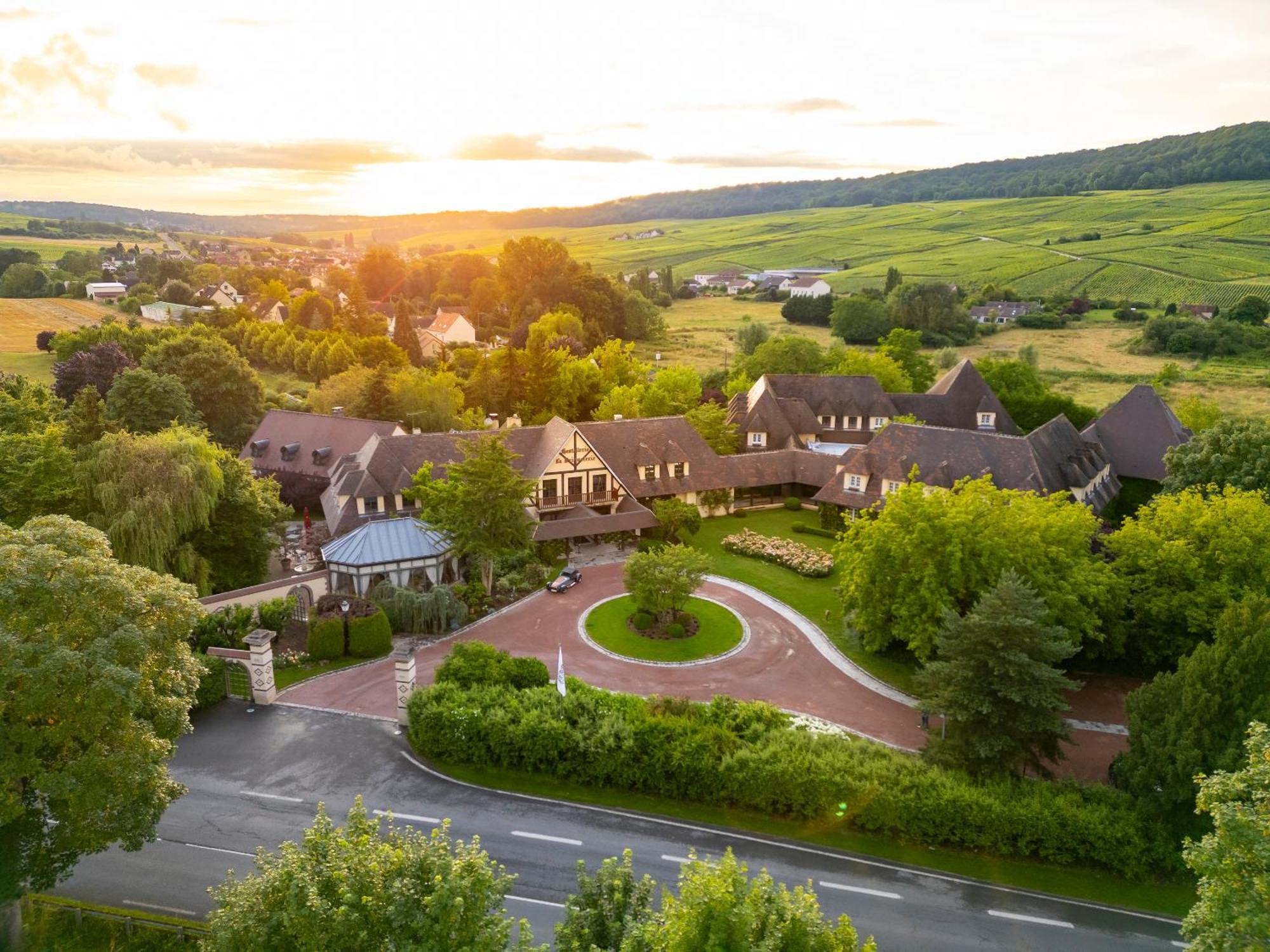 布里克特瑞酒店 维奈 外观 照片 Aerial view of the hotel